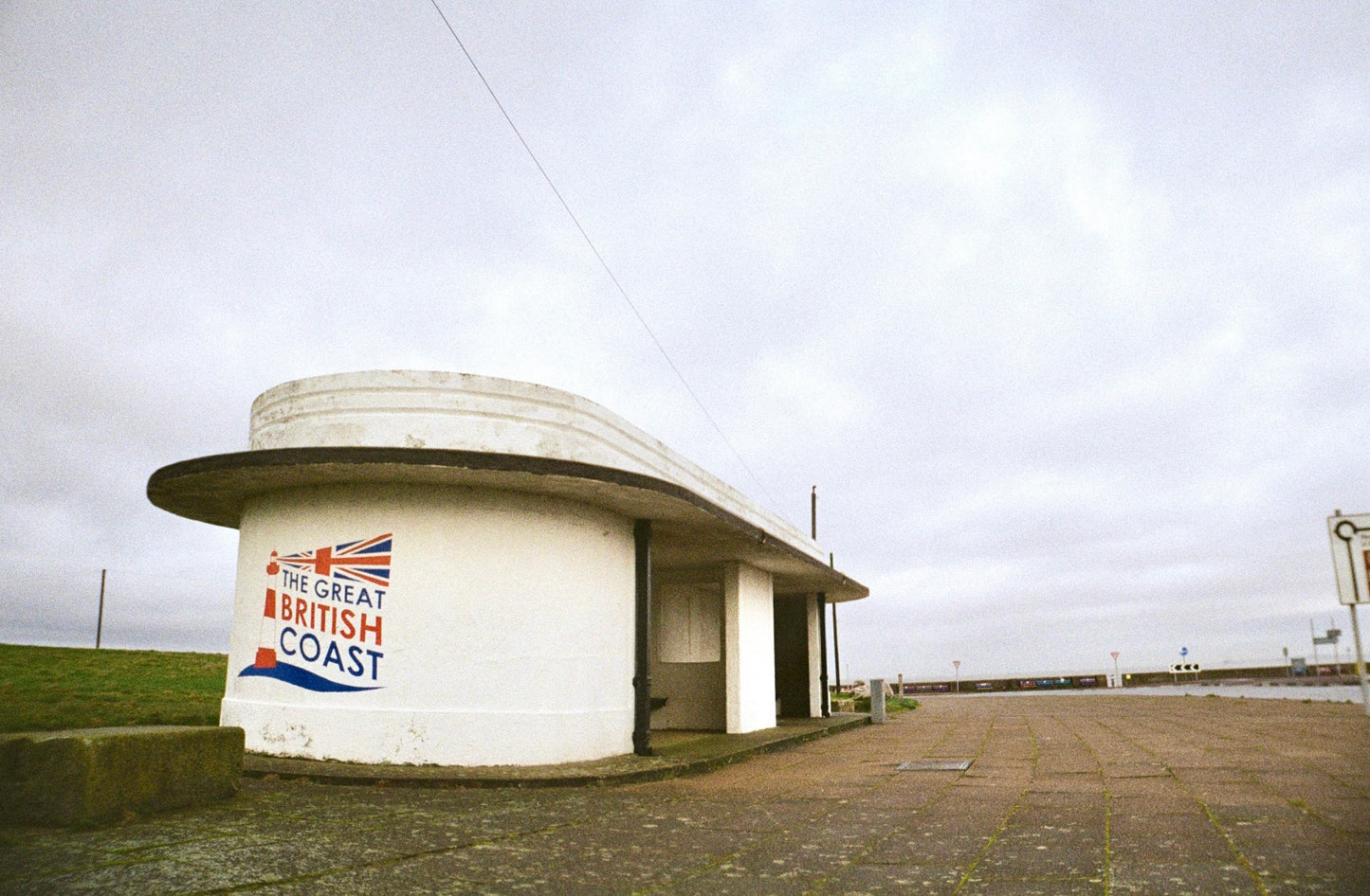 Chroma Click - 35mm Compact Camera with 24mm "Double Glass" lens