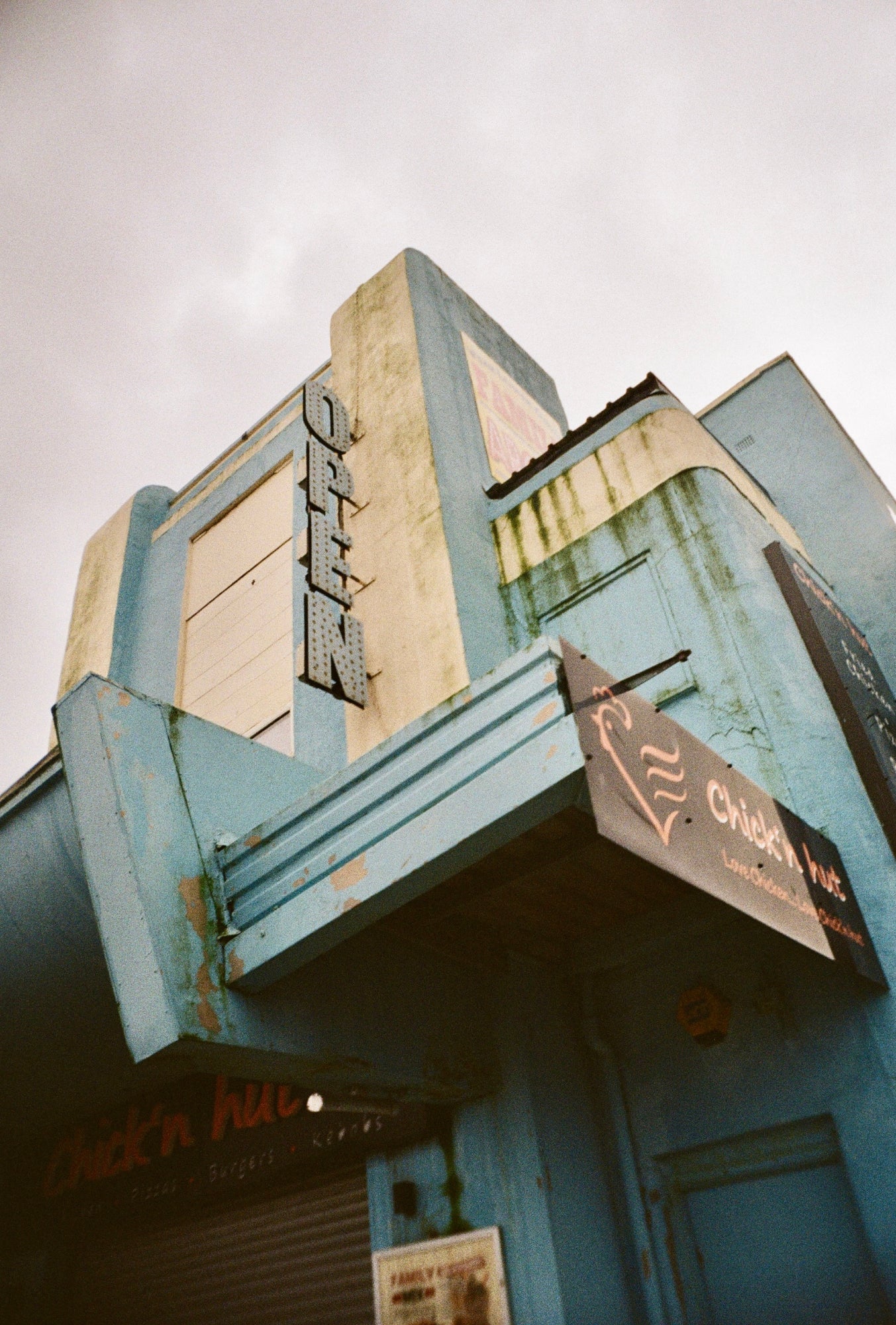 Chroma Click - 35mm Compact Camera with 24mm "Double Glass" lens