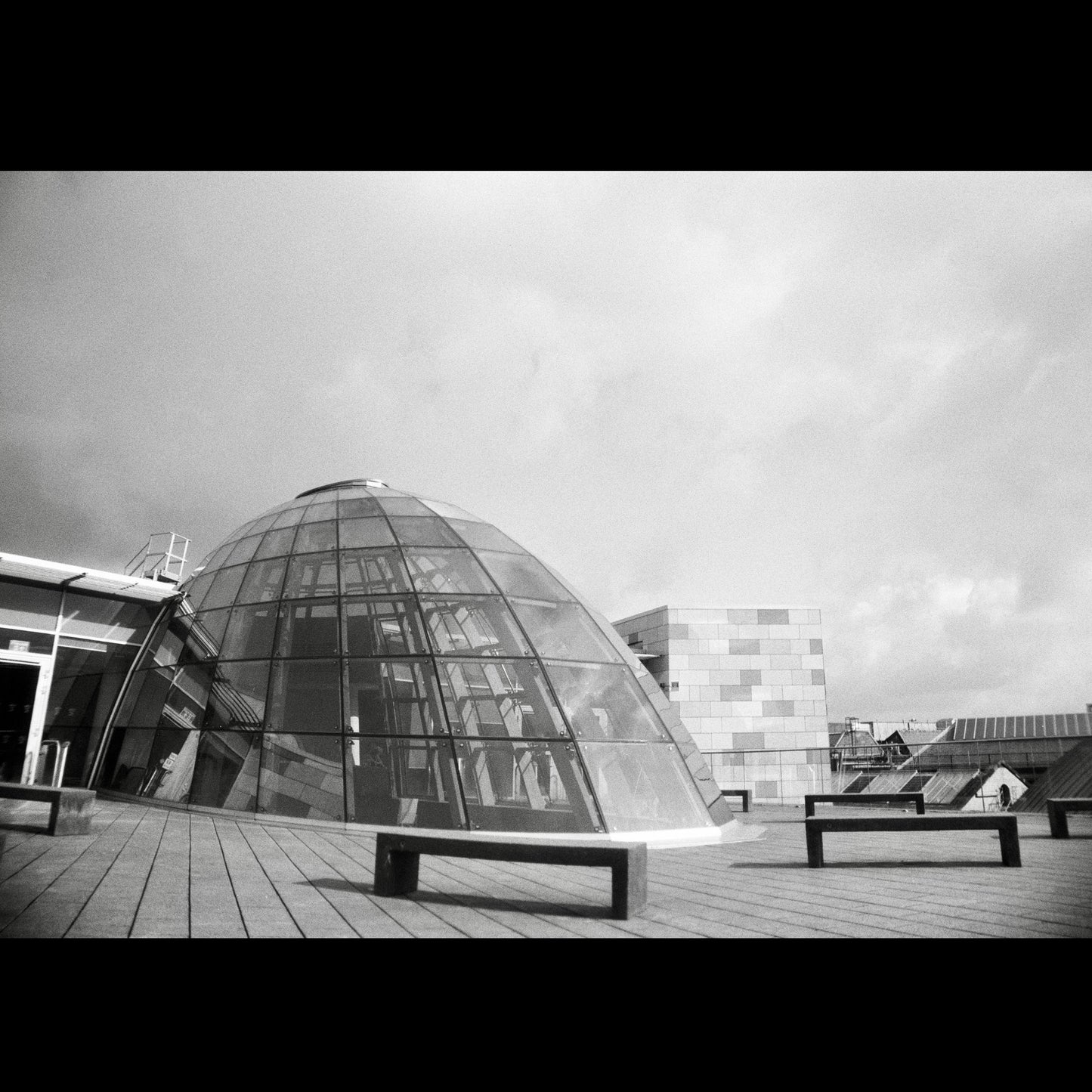 Chroma Click - 35mm Compact Camera with 24mm "Double Glass" lens