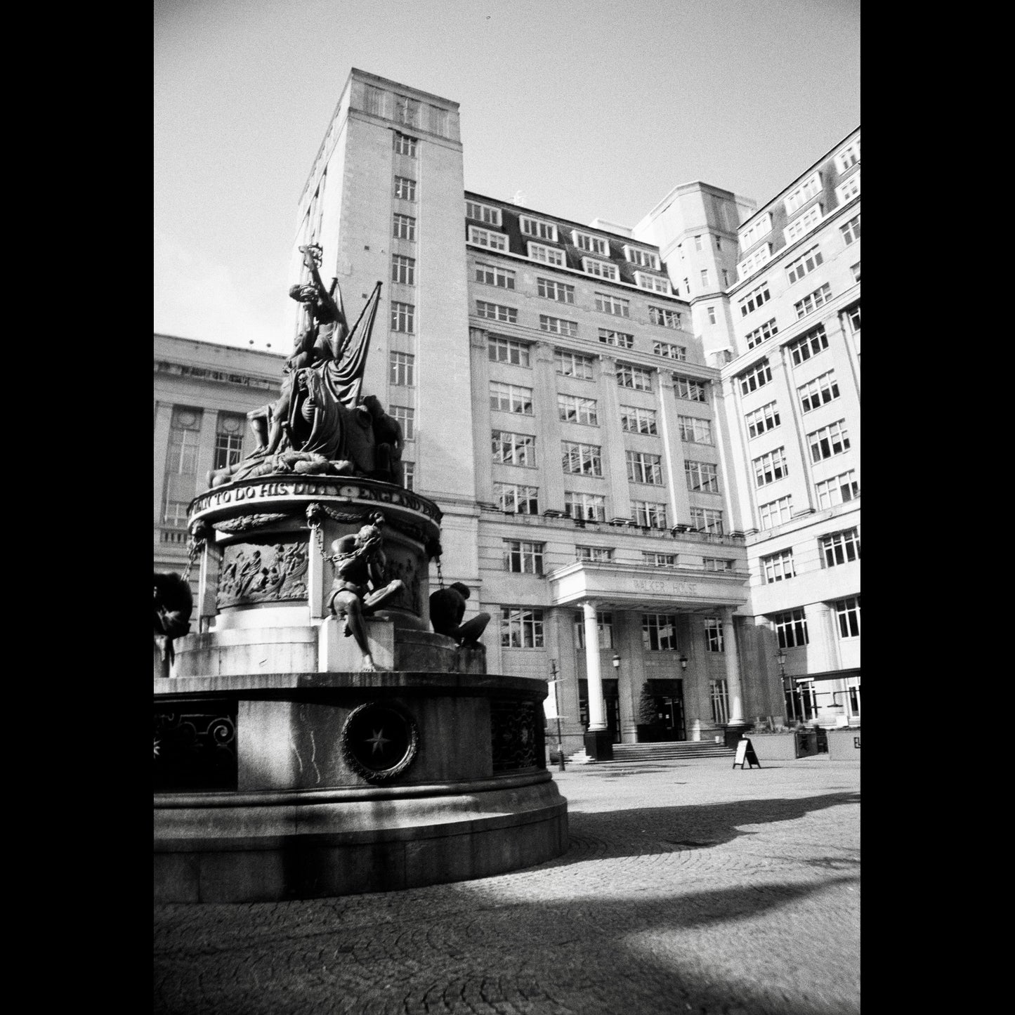 Chroma Click - 35mm Compact Camera with 24mm "Double Glass" lens