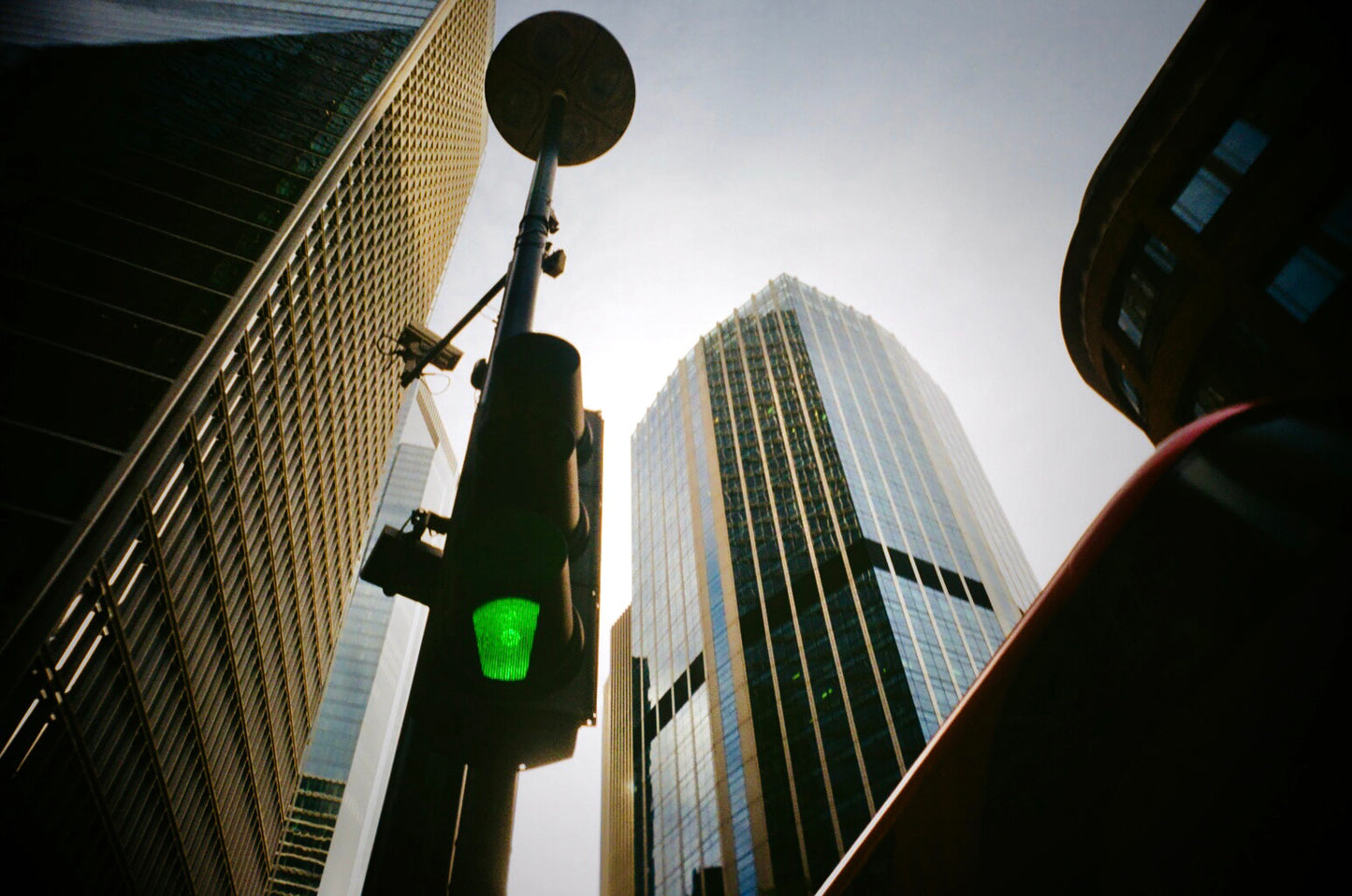 Chroma Click - 35mm Compact Camera with 24mm "Double Glass" lens